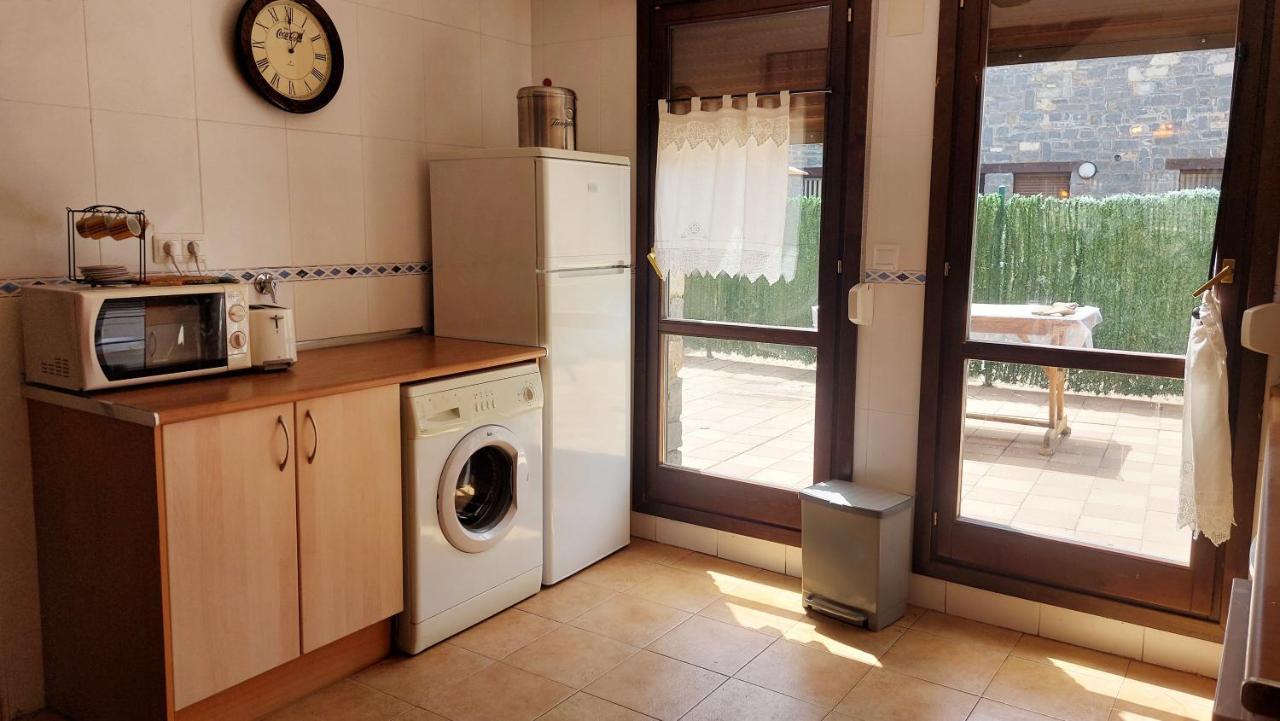 Apartamentos Castiello De Jaca 3000 Exteriör bild