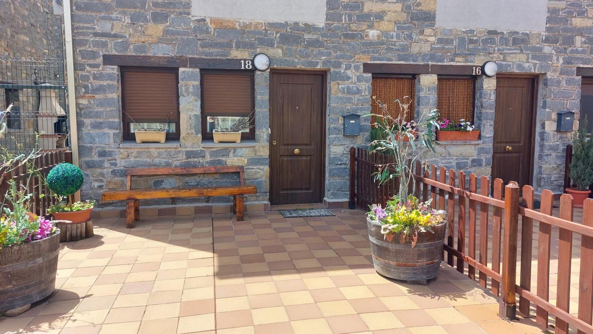 Apartamentos Castiello De Jaca 3000 Exteriör bild